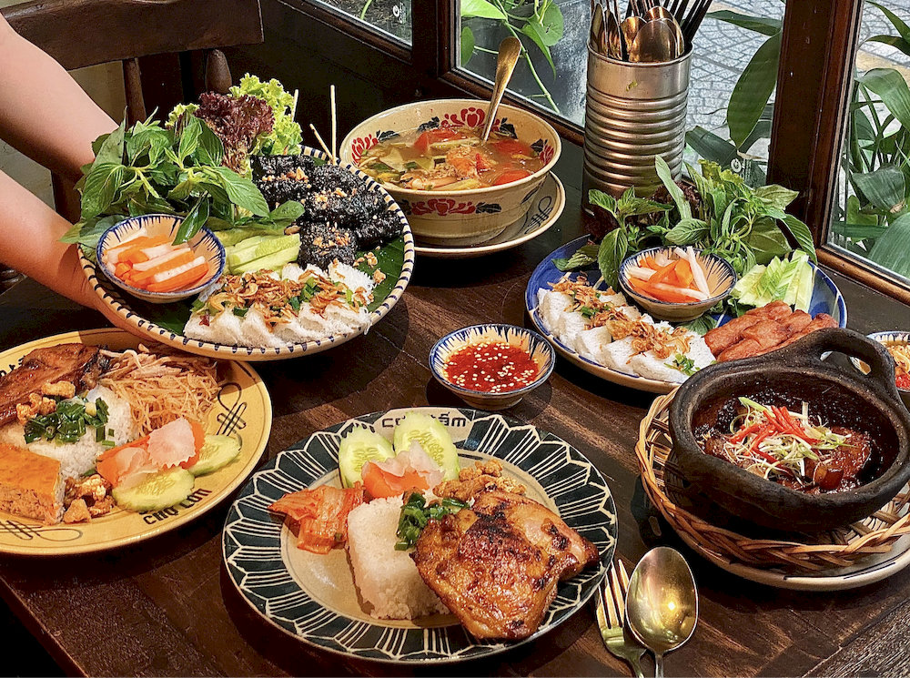The rice is made from premium broken grains and served with golden grilled pork and well-balanced fish sauce